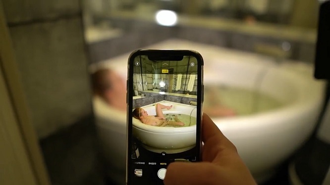 Сестра заметила сьемку и предложила вариант получше