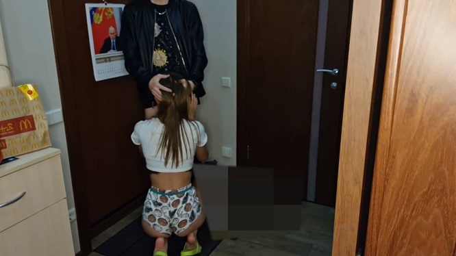 Так жрать охота что даже поебаться готова